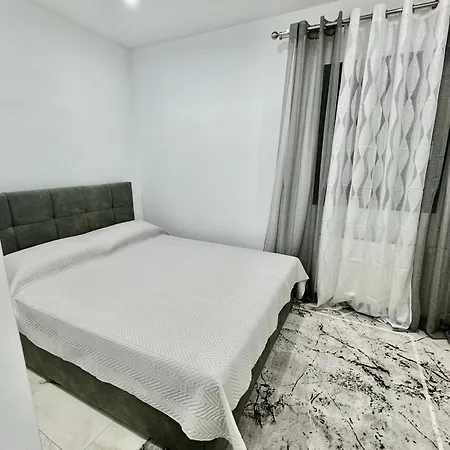Leo Holiday home